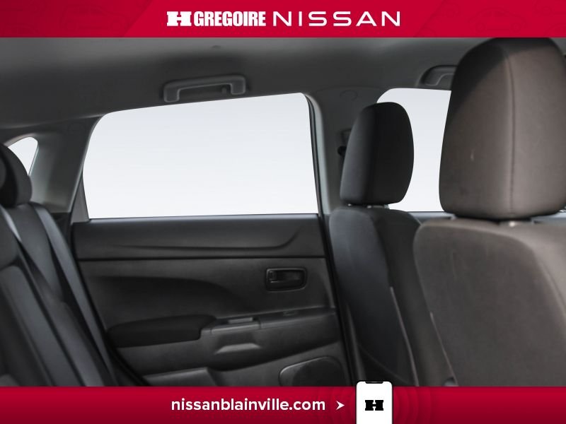 2022 Mitsubishi RVR White Blainville - photo #24