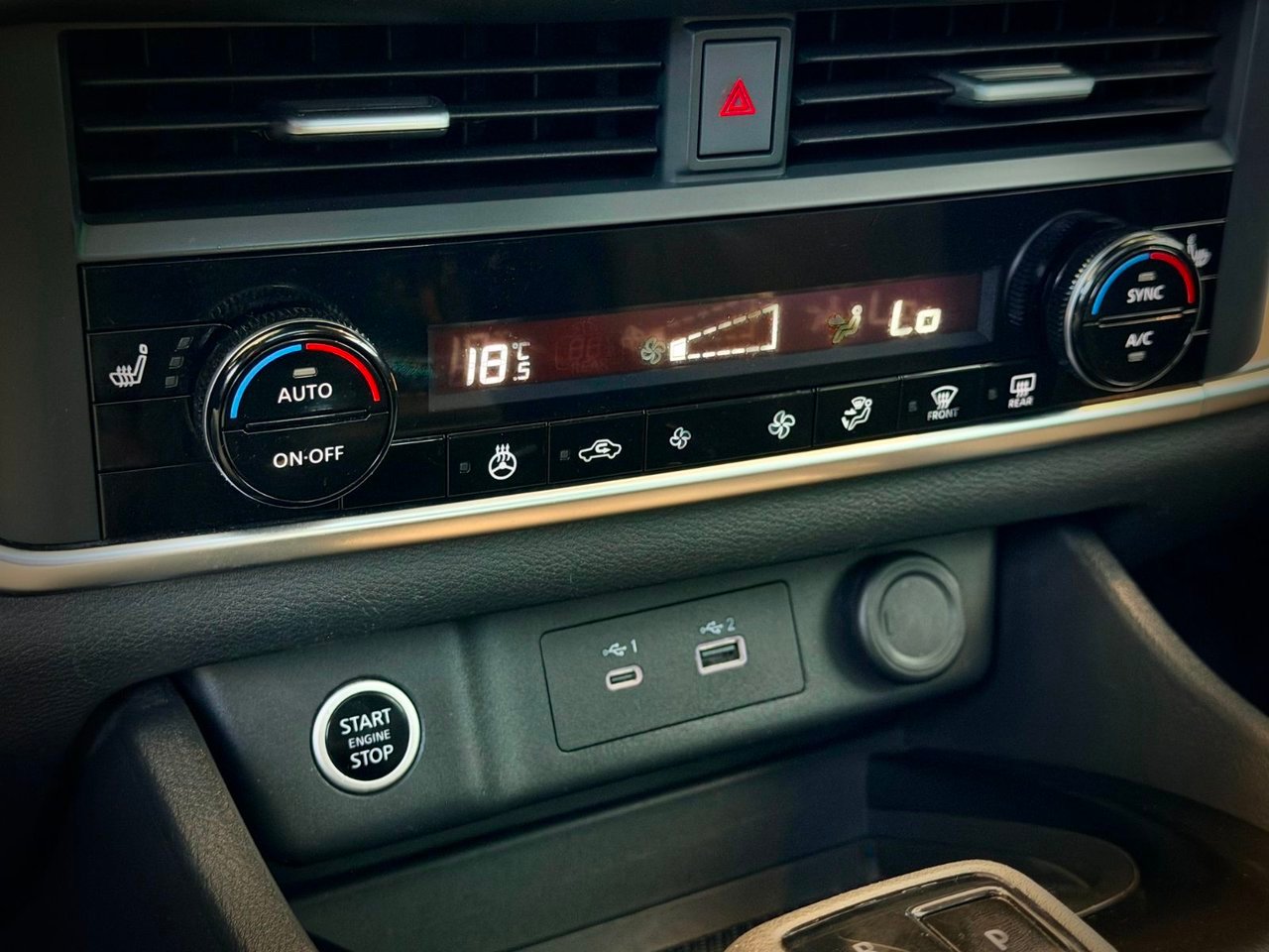 2023 Nissan Rogue Black Notre-Dame-des-Prairies - photo #26