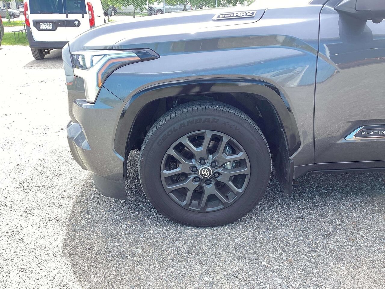 Toyota Sequoia 2025 Gris Gatineau - photo #9