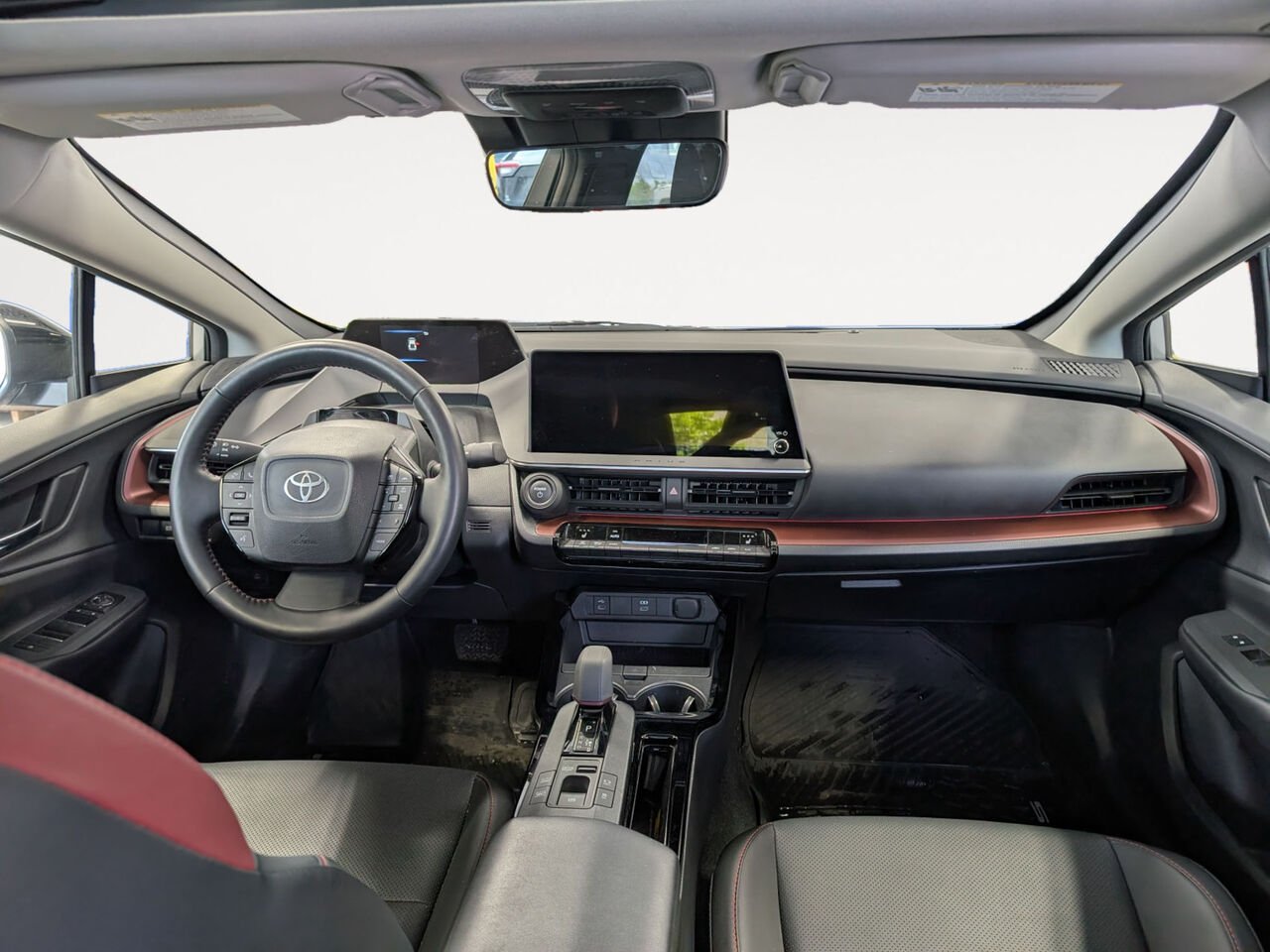 Toyota Prius Prime XSE/SIÈGES CHAUFFANTS/TOIT PANORAMIQUE FIXE/VOLANT CHAUFFANT/SIÈGES EN CUIR/AC 2025 Argent Incisif Sherbrooke - photo #8