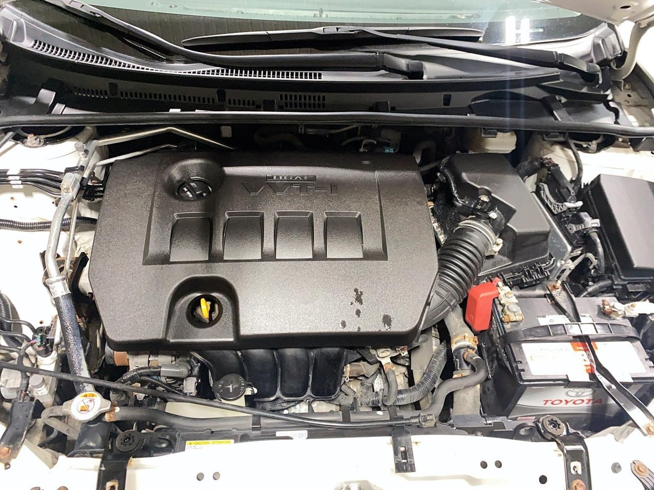 2018 Toyota Corolla VIN 2T1BURHE3JC022129 White Baie-Comeau - photo #6