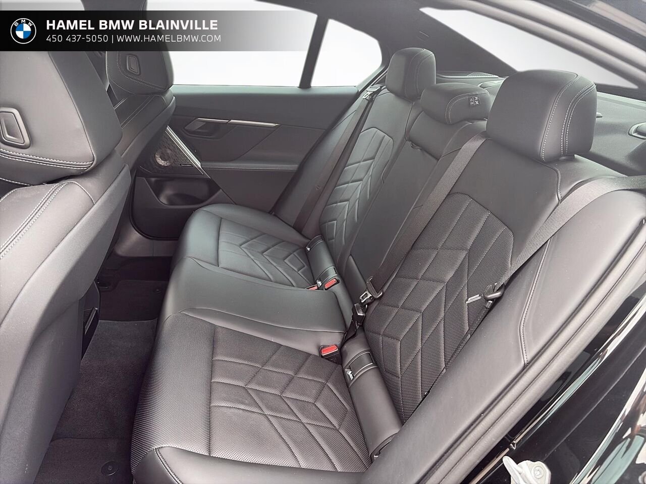 BMW Série 5 530i xDrive berline 2024 Noir Blainville - photo #9