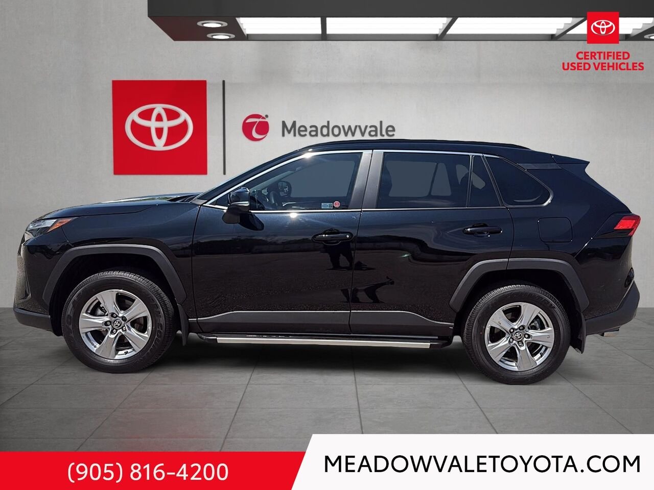 2025 Toyota RAV4 Running Boards, Sunroof, Power Drivers Seat, Low KM's, Midnight Black Metallic Mississauga - photo #5