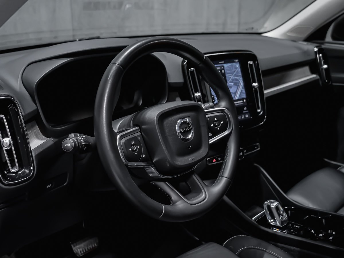 Volvo XC40 B5 PLUS DARK 2023 Noir Montréal - photo #7