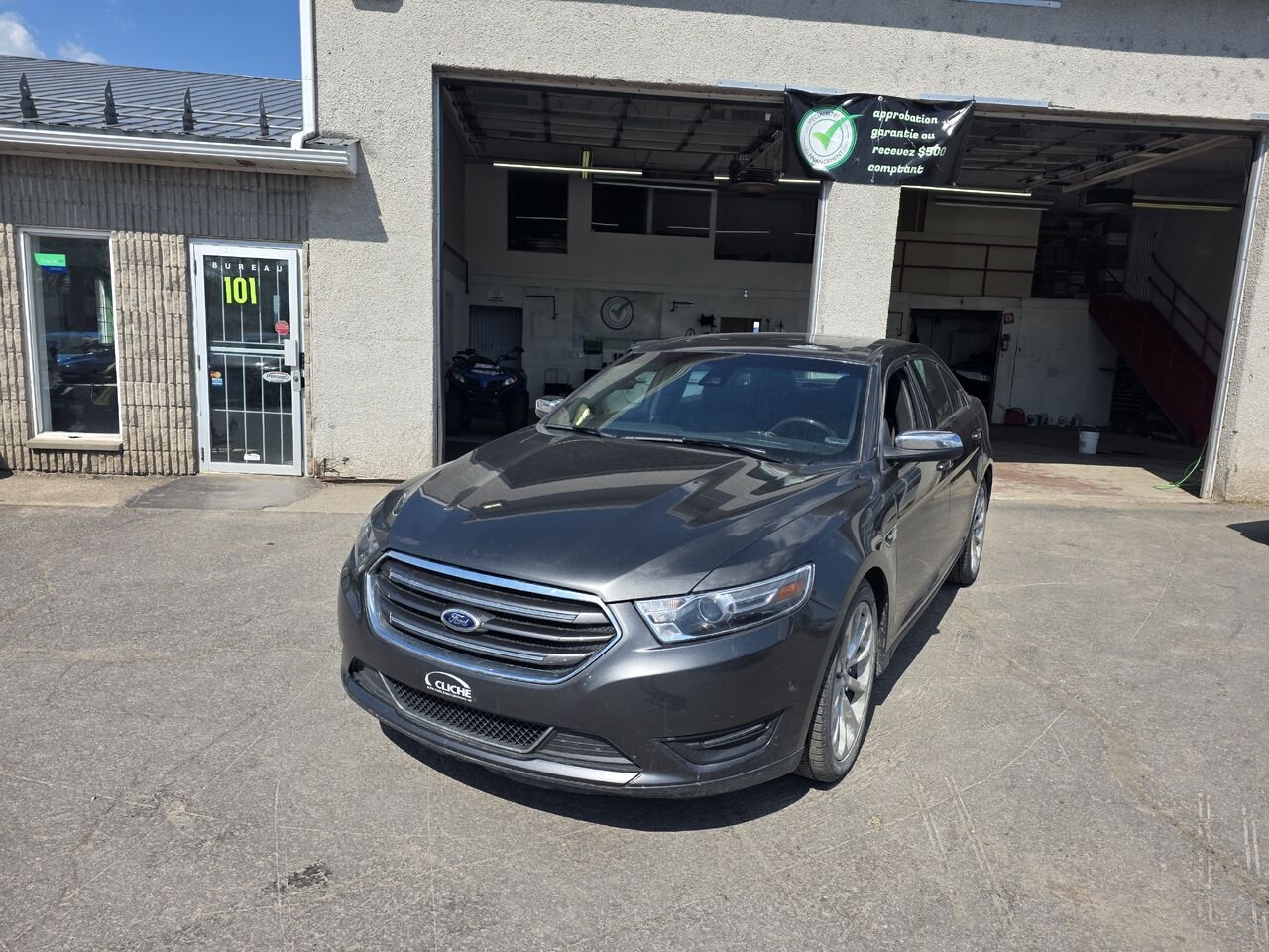 2016 Ford Taurus Black  - photo #0