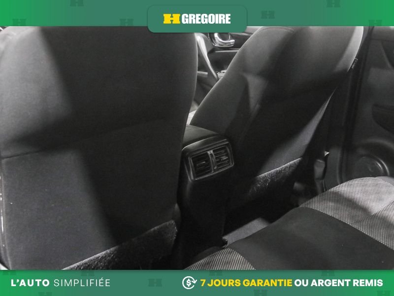 Nissan Qashqai 2019 Blanc Laval - photo #24