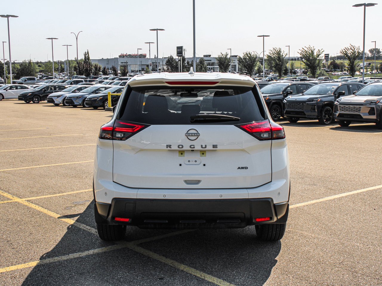 2024 Nissan Rogue AWD S White Sherwood Park - photo #6