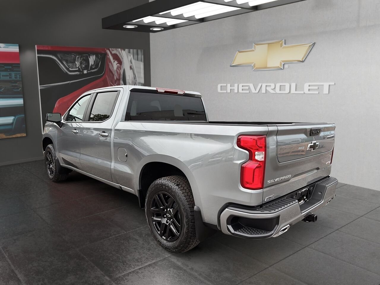 Chevrolet Silverado 1500 RST cabine multiplace 4RM 157 po 2026 GRIS STERLING METALLISE Saint-Hyacinthe - photo #3