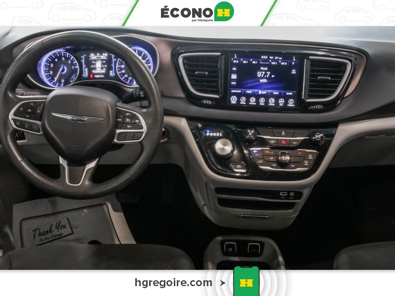 Chrysler Pacifica 2017 Noir Blainville - photo #21