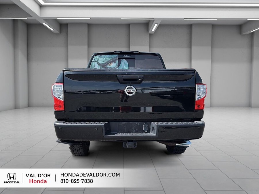 2019 Nissan Titan 2019 Black
