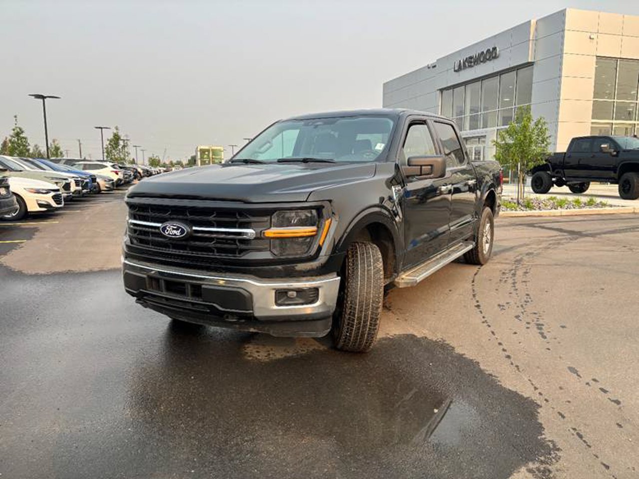 2025 Ford F-150 XLT 4WD SuperCrew 5.5' Box Black Sherwood Park - photo #4