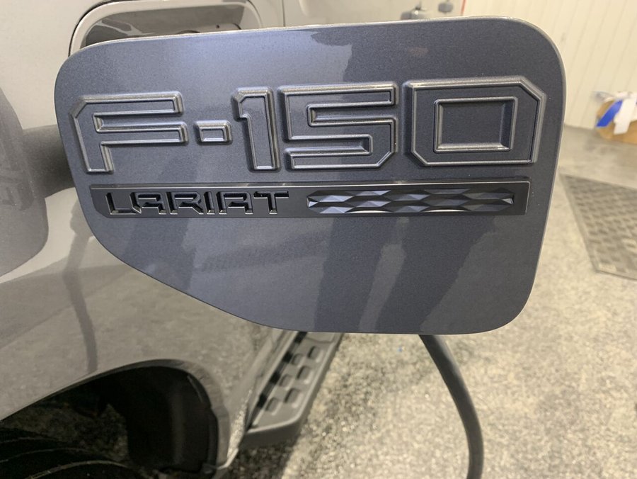 2022 Ford F-150 Lightning 2022 Grey