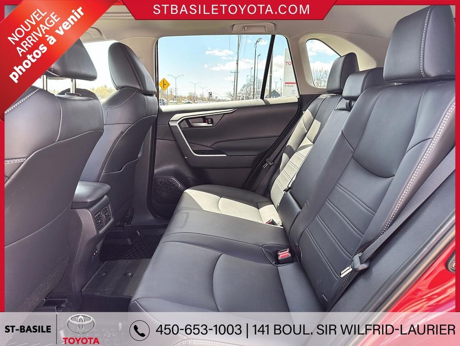2025 Toyota RAV4 XLE 2025 Red