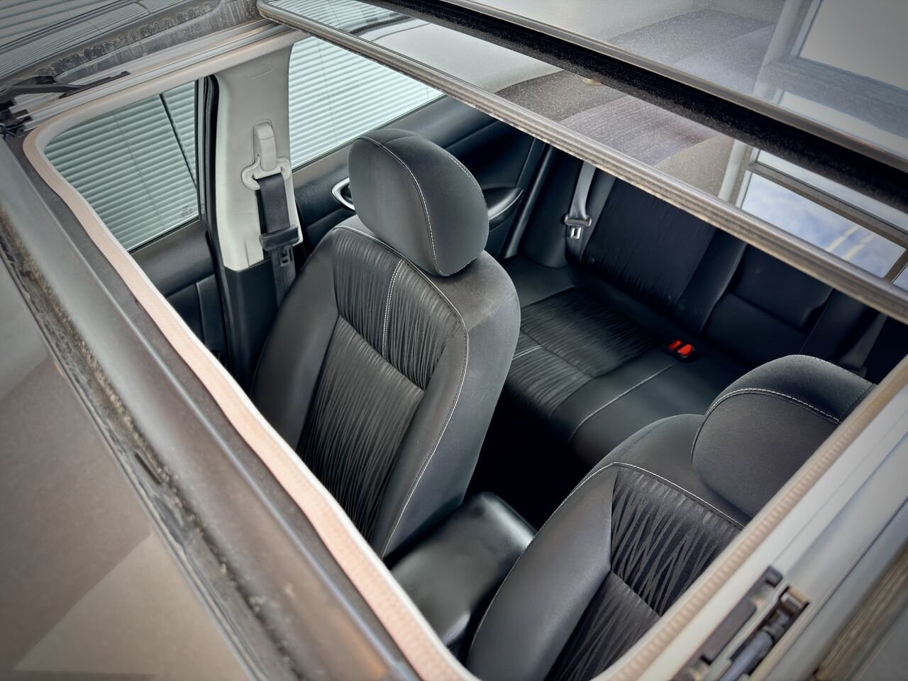 2018 Nissan Sentra Grey Notre-Dame-des-Prairies - photo #13