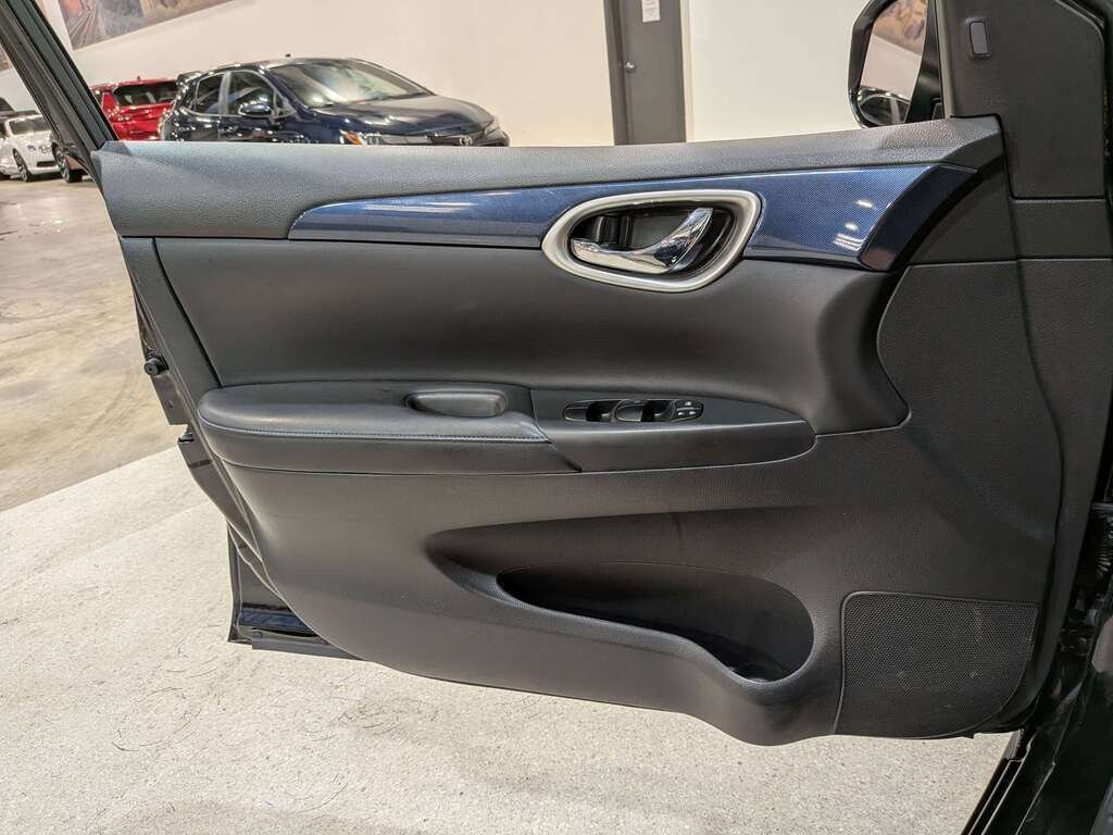 Nissan Sentra 4dr Sdn CVT SR Turbo 2017 Noir Val-David - photo #30