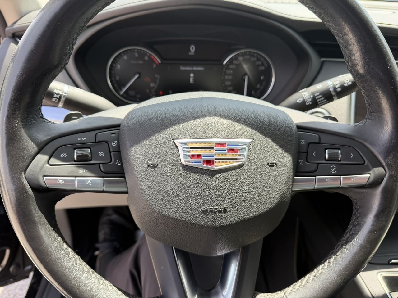 2023 Cadillac XT4 LUXURY AWD FINANCEMENT À PARTIR DE 3.99% STOCK XP5650 Black Laval - photo #25