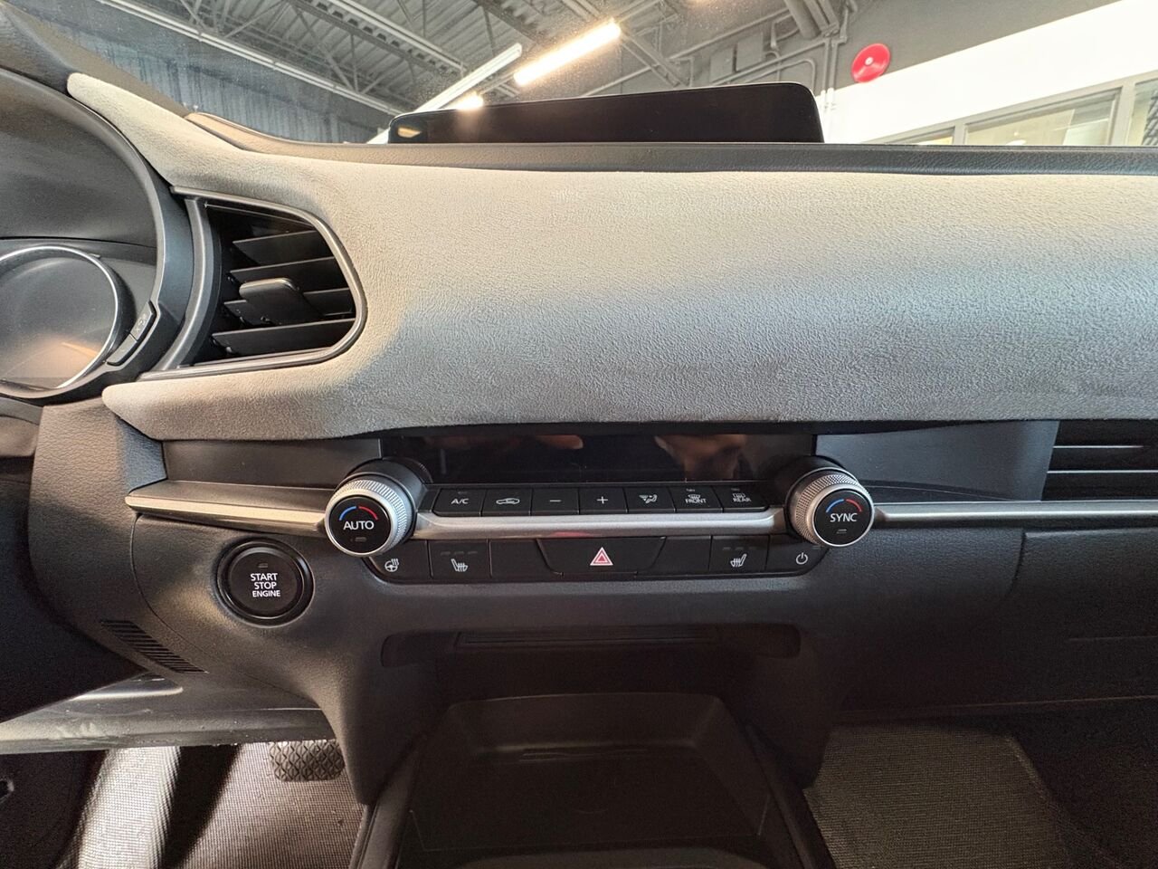 MAZDA CX-30 KURO GT TURBO 2026 Gris aéro métallisé Châteauguay - photo #5