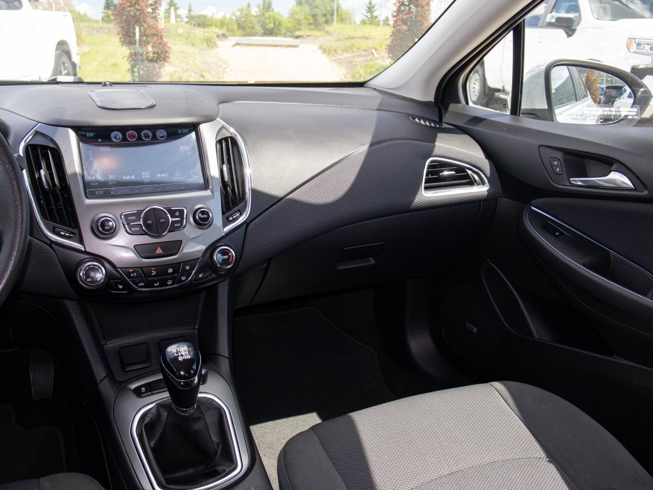 2017 Chevrolet Cruze 4dr Sdn 1.4L LT w/1SC Grey Sherwood Park - photo #30