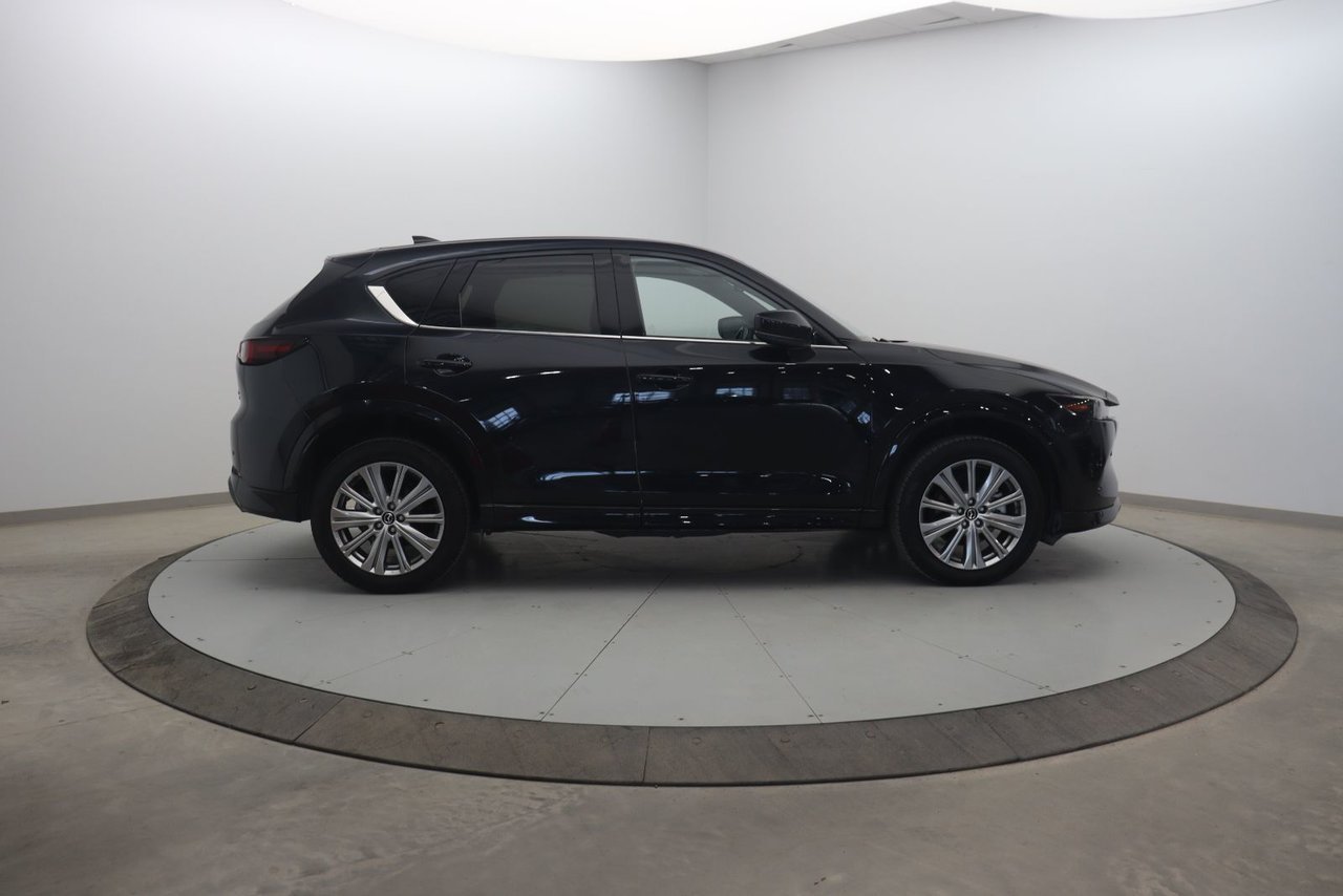 2022 Mazda CX-5 VIN JM3KFBEY7N0614088 Black Chicoutimi - photo #2