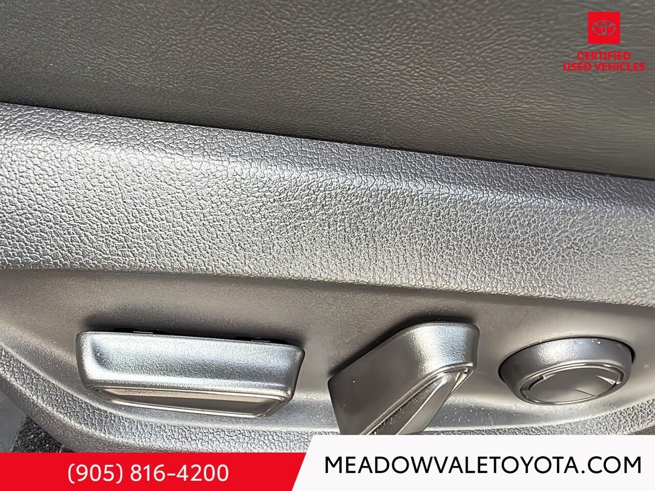 2025 Toyota CROWN + 21’’ Alloy Wheels + Adaptive Variable Suspension (AVS) + Advanced Park + Dual Exhaust Tips + Head Up Display (HUD) with NAVI + Dynamic Rear Steering + Power Trunk with Kick Sensor Black Mississauga - photo #9