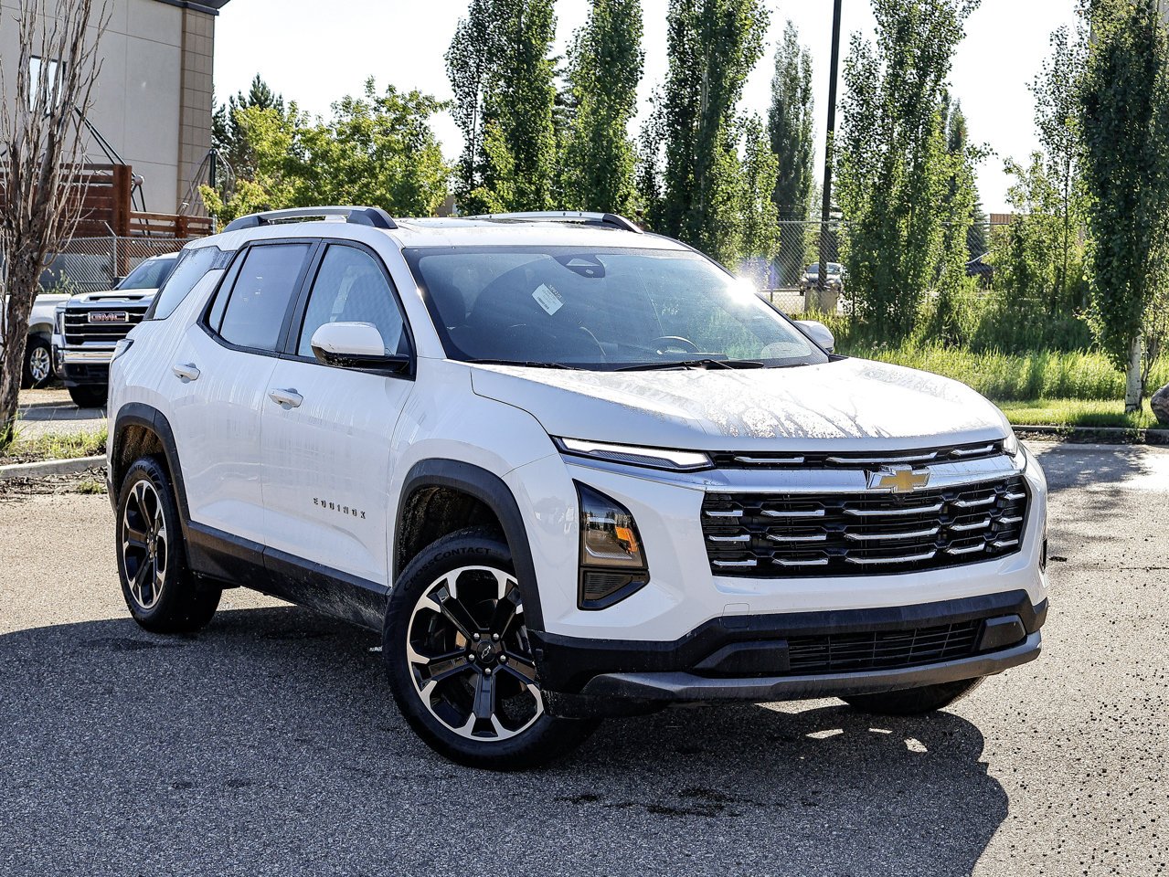 2026 Chevrolet Equinox AWD 4dr LT w/2LT White Sherwood Park - photo #1