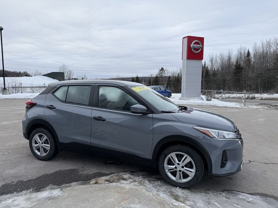 Nissan Kicks play 2023 2023 Gris