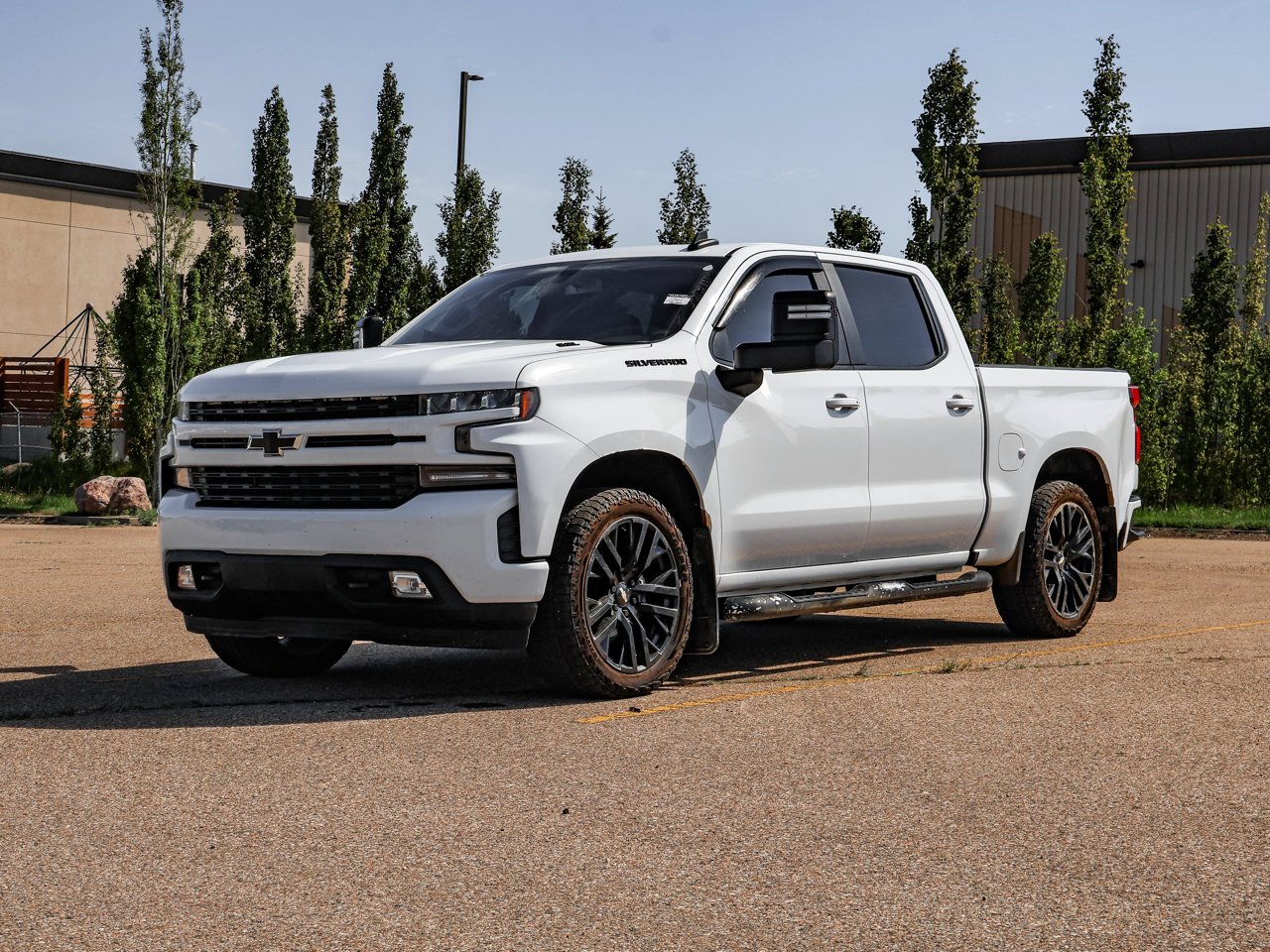 2020 Chevrolet Silverado 1500 4WD Crew Cab 147 RST White Sherwood Park - photo #3