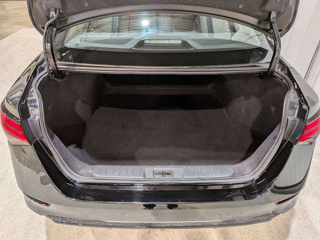 2024 Nissan Sentra SV CVT Black Val-David - photo #6