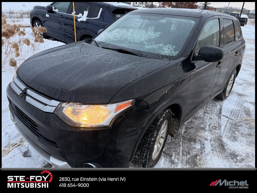 Mitsubishi Outlander ES, ATTACHE REMORQUE, SIÈGES CHAUFFANTS 2015 Noir