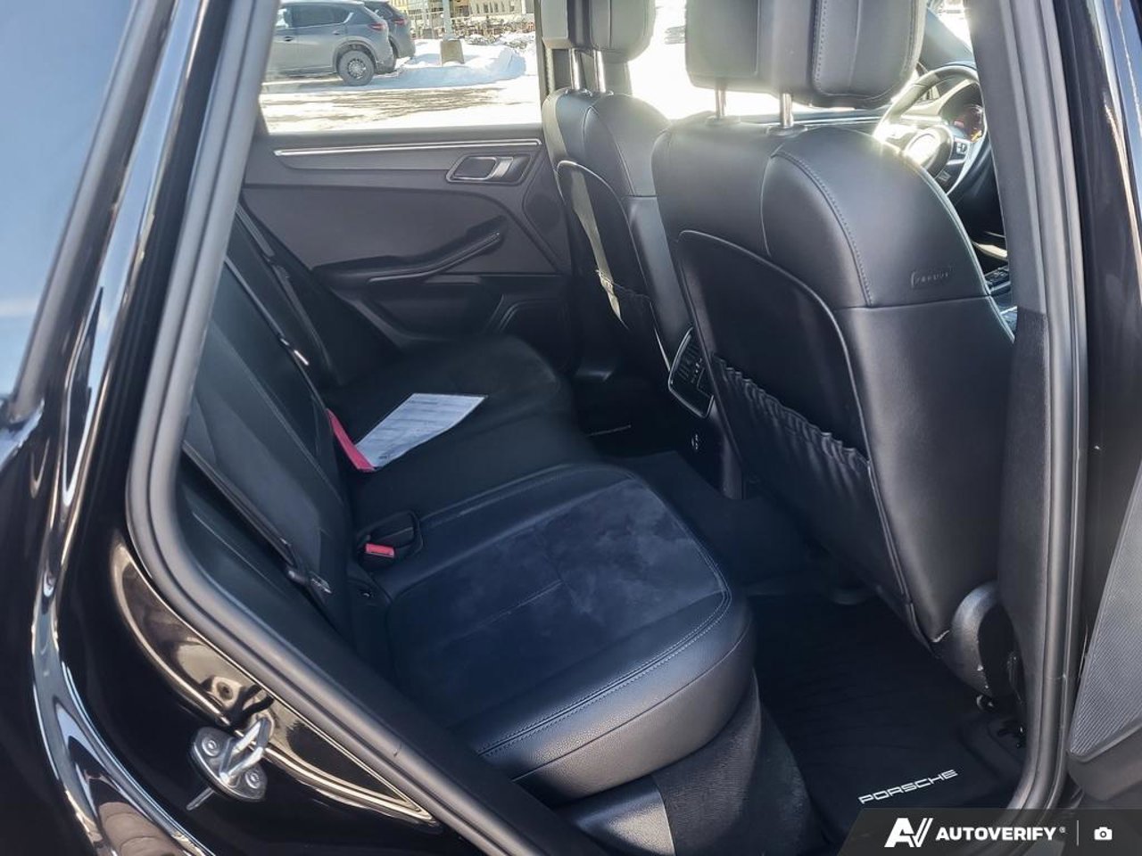 2021 Porsche Macan WP1AA2A50MLB05924 Black Mirabel - photo #25