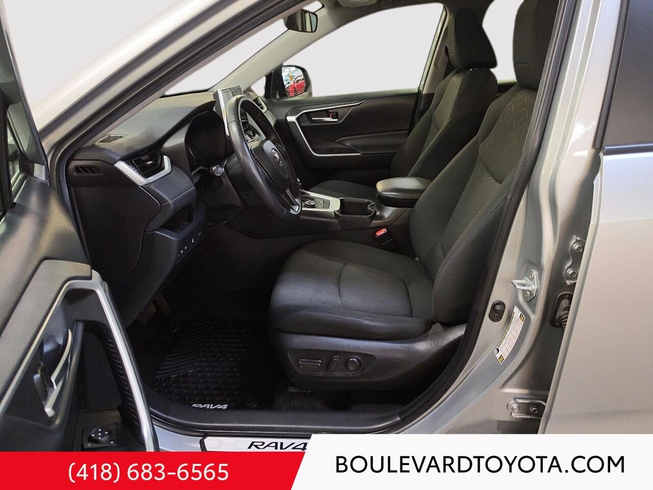 Toyota RAV4 99569A-24 | XLE HYBRIDE, AWD 2023 Argent Québec - photo #8