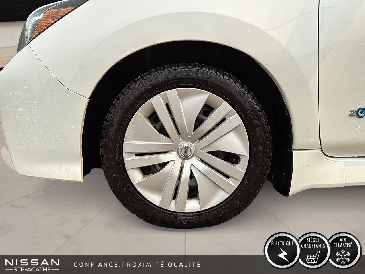 2018 Nissan LEAF S à hayon White Saint-Jérôme - photo #6