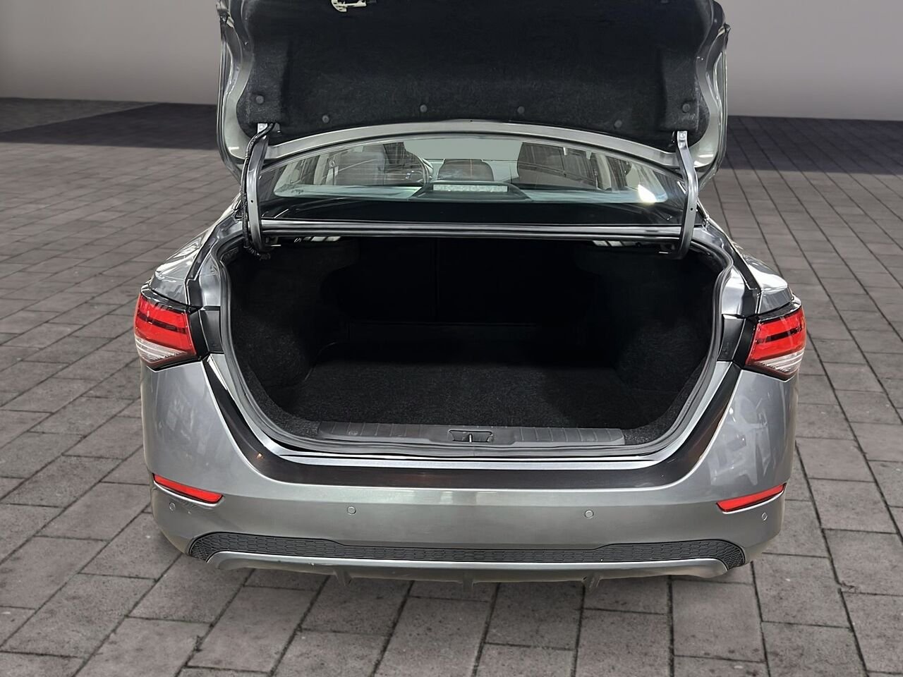 2022 Nissan Sentra SV Grey Québec - photo #5