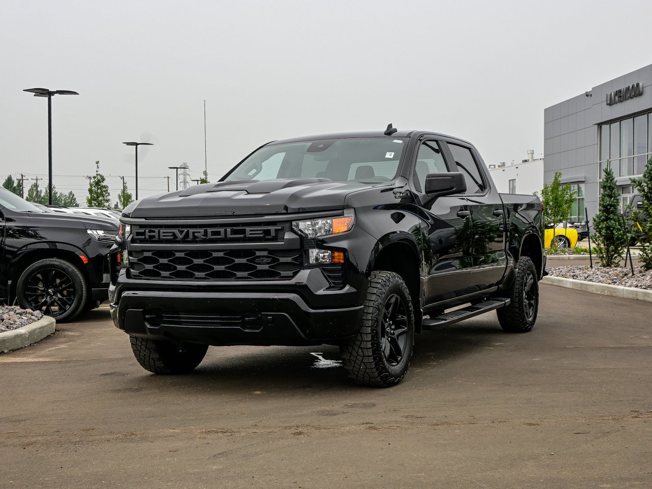 2025 Chevrolet Silverado 1500 4WD Crew Cab 147 Custom Trail Boss Black Sherwood Park - photo #3