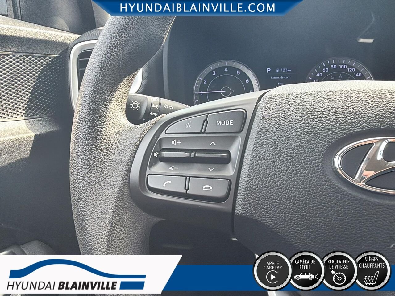 Hyundai Venue 2022 Noir Blainville - photo #12
