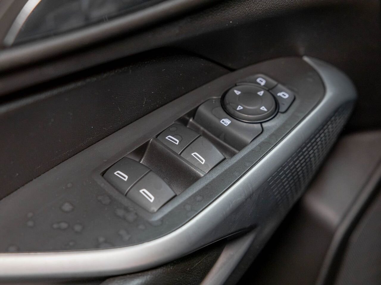 Chevrolet Trax 1RS *SIÈGES / VOLANT CHAUF* CARPLAY BLUETOOTH WIFI 2025 Blanc Saint-Jérôme - photo #21