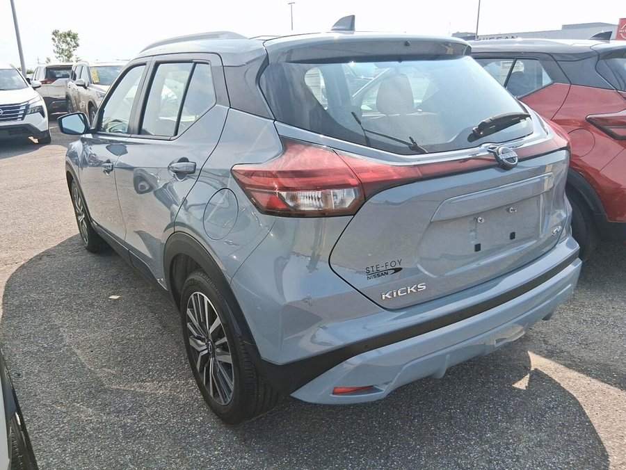 Nissan KICKS PLAY SV TA 2025 2025 Gris