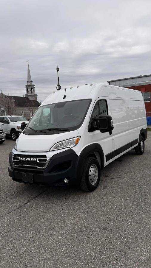 2023 RAM ProMaster Cargo Van White Lac Mégantic - photo #0