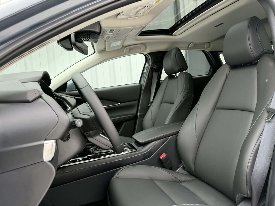 Mazda CX-30 GT turbo, awd, toit ouvrant, Écran 360 degré, Navigation, chargeur sans fil pour cellulaire 2025 Noir de jais mica