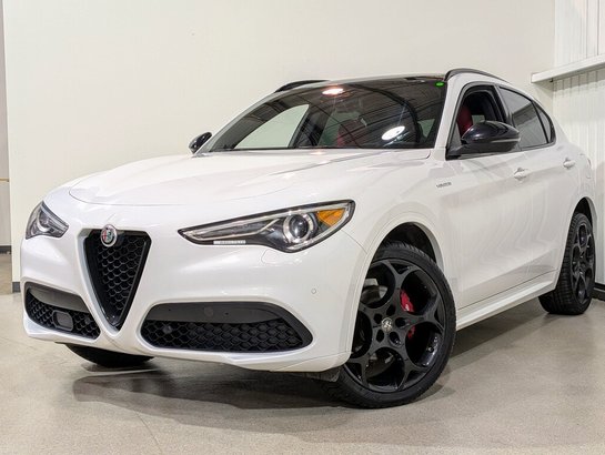 Alfa Romeo Stelvio Veloce AWD/Cuir rouge/Toit panoramique/Navigation 2023 Blanc