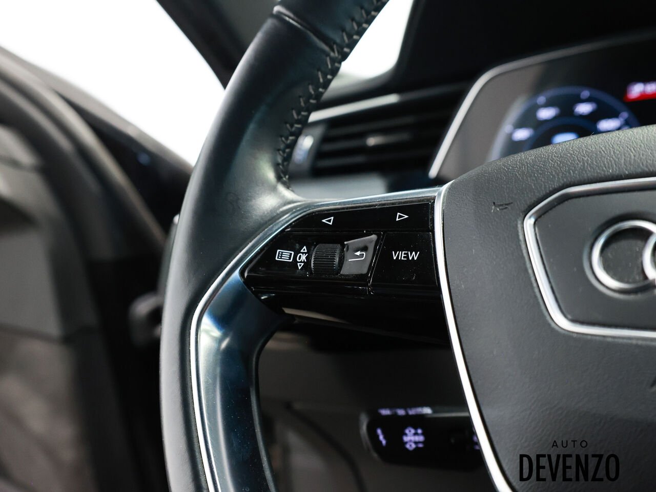 2019 Audi e-tron Black Saint-Eustache - photo #14