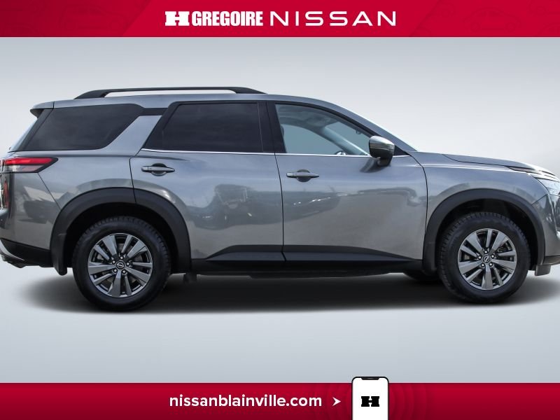 2024 Nissan Pathfinder Grey Laval - photo #10