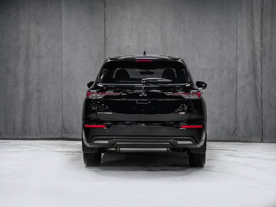 2026 Mitsubishi Outlander ES Labrador Black