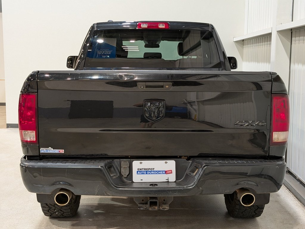2018 Ram 1500 Express 4x4 Quad Cab 6'4" Box *Ltd Avail* Black Val-David - photo #6