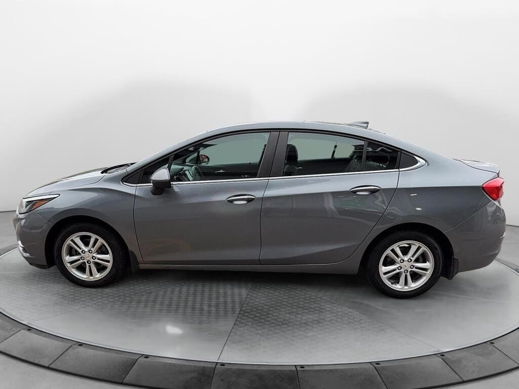 2018 Chevrolet Cruze VIN 1G1BE5SMXJ7122938 Grey Baie-Comeau - photo #4