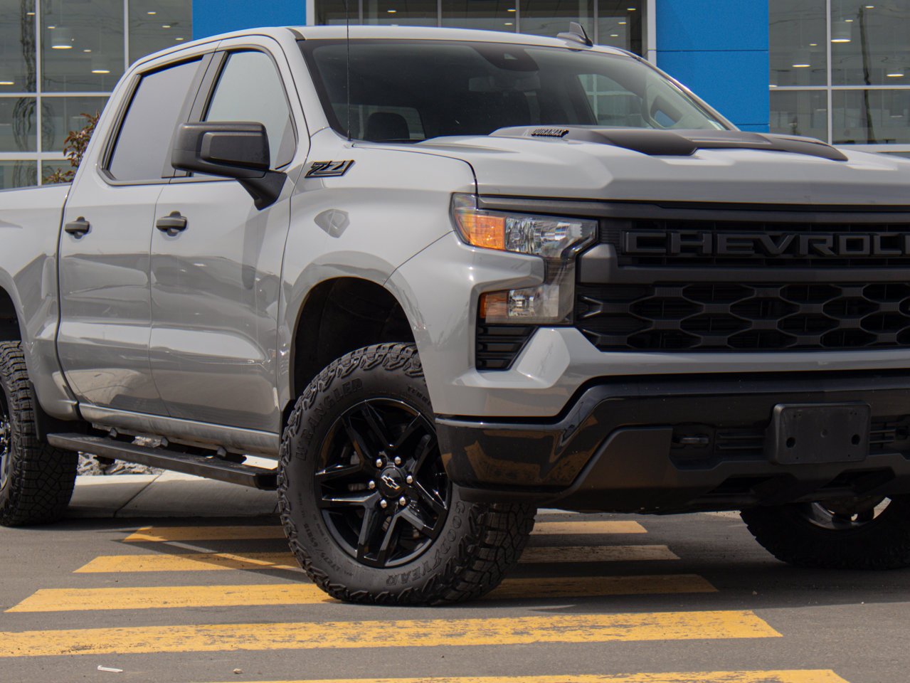 2024 Chevrolet Silverado 1500 4WD Crew Cab 147 Custom Trail Boss Grey Sherwood Park - photo #5