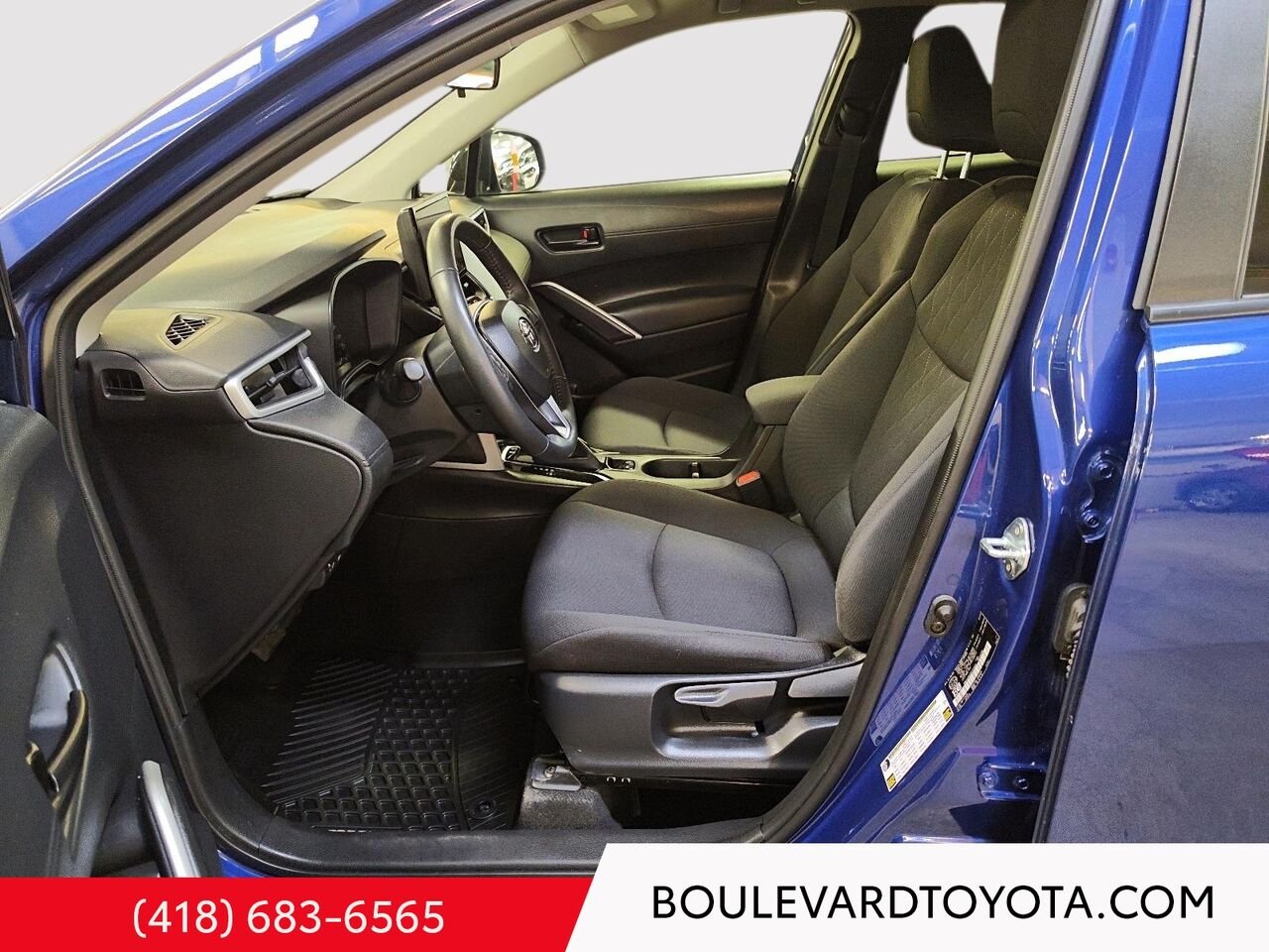 Toyota Corolla Cross 531733-87 | LE, AWD 2025 Bleu Québec - photo #8