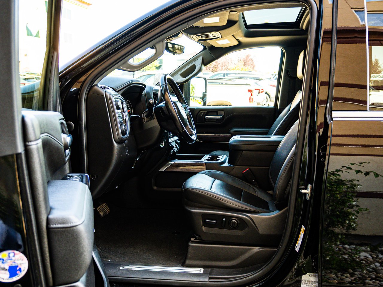 2022 Chevrolet Silverado 2500HD 4WD Crew Cab 159 LTZ Black Sherwood Park - photo #16