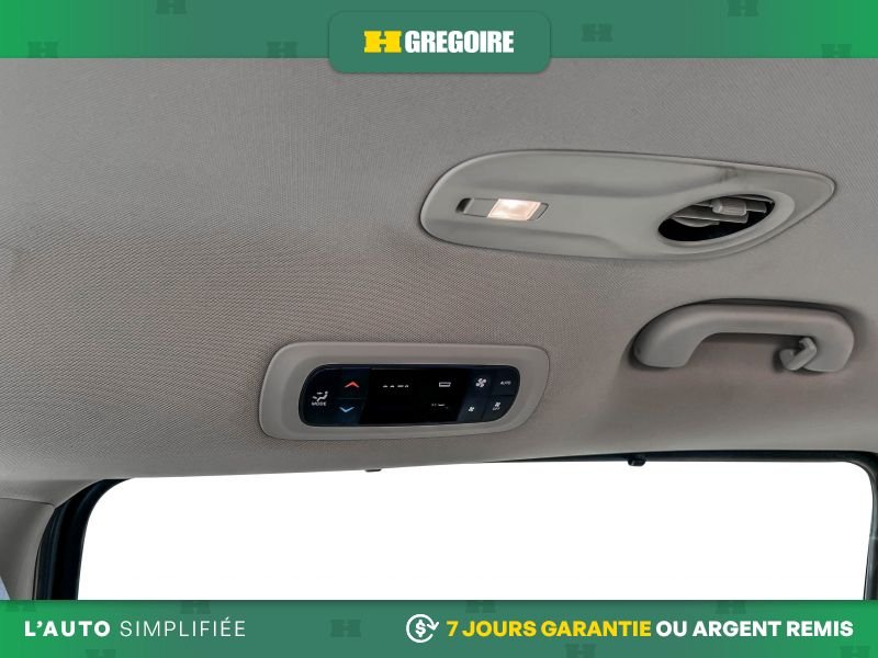 2022 Chrysler Pacifica Grey Laval - photo #30