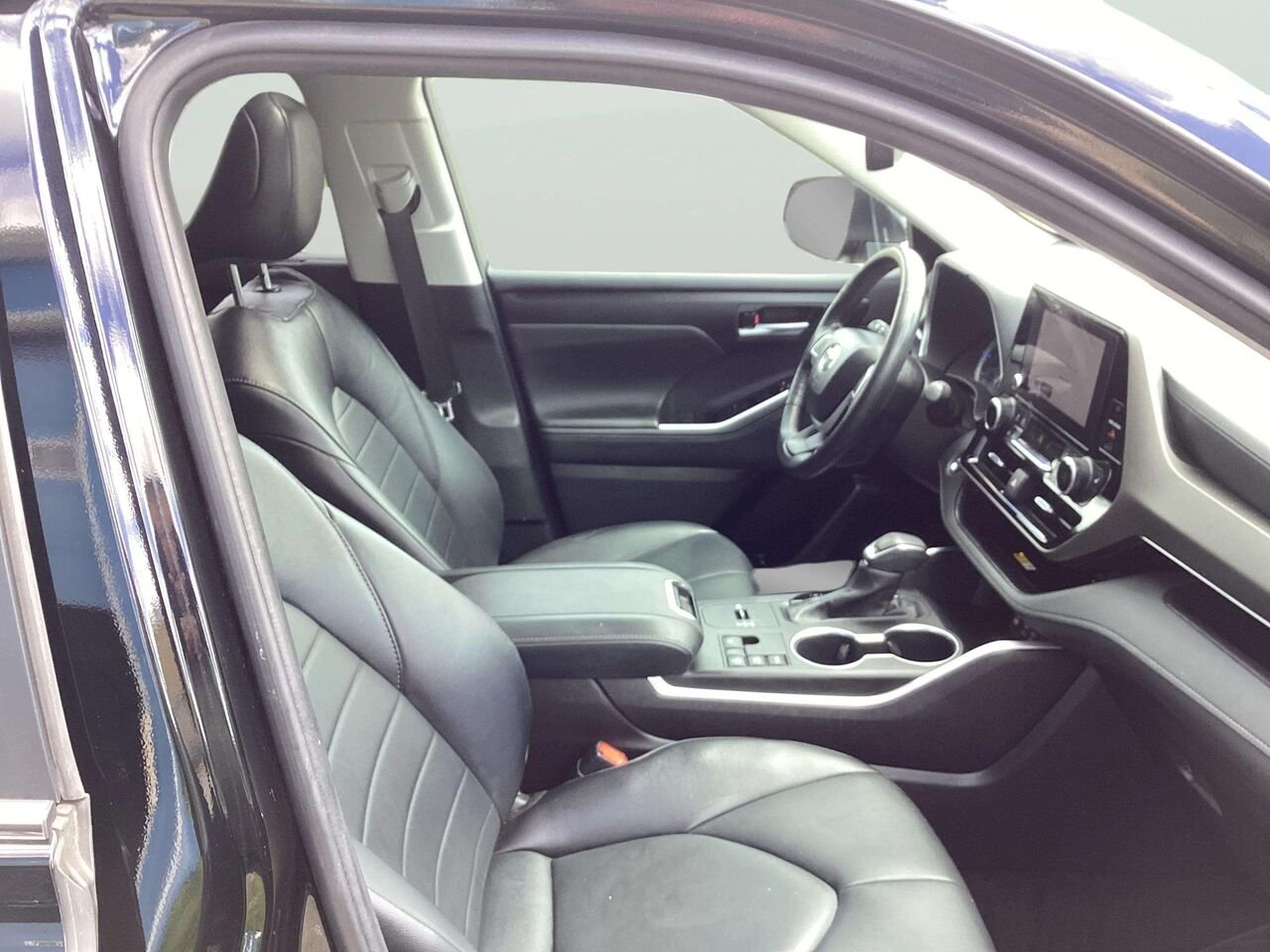 2023 Toyota Highlander XLE AWD Black Gatineau - photo #17